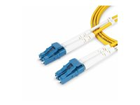 StarTech.com 30m (98.4ft) LC to LC (UPC) OS2 Single Mode Duplex Fiber Optic Cable, 9/125µm, Laser Optimized, 10G, Bend Insensitive, Low Insertion Loss - LSZH Fiber Patch Cord (SMDOS2LCLC30M) - Patch-kabel - LC/UPC enkelläge (hane) till LC/UPC enkelläge (hane) - 30 m - 30 m - 2 mm - fiberoptisk - duplex - 9 / 125 mikrometer - OS1/OS2 - halogenfri, passiv - gul SMDOS2LCLC30M